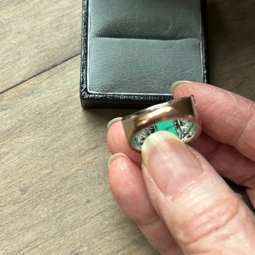 Green stone ring